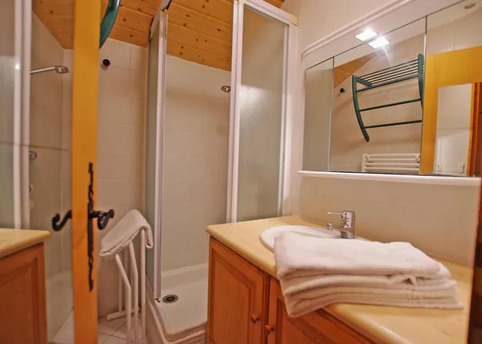 L'echayer - Pour 12 Personnes Mae-3285